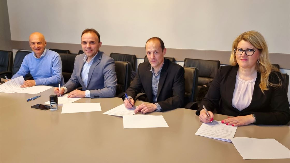 Velenik, Per&scaron;urić -potpis