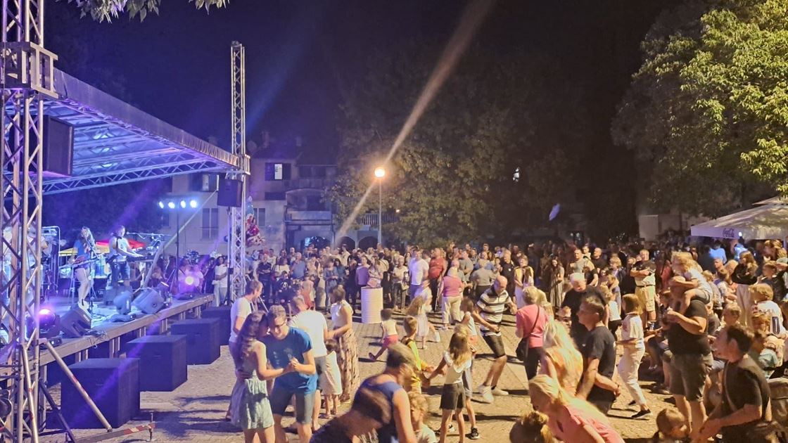 Červar Porat fe&scaron;ta, koncert, zabava, ples