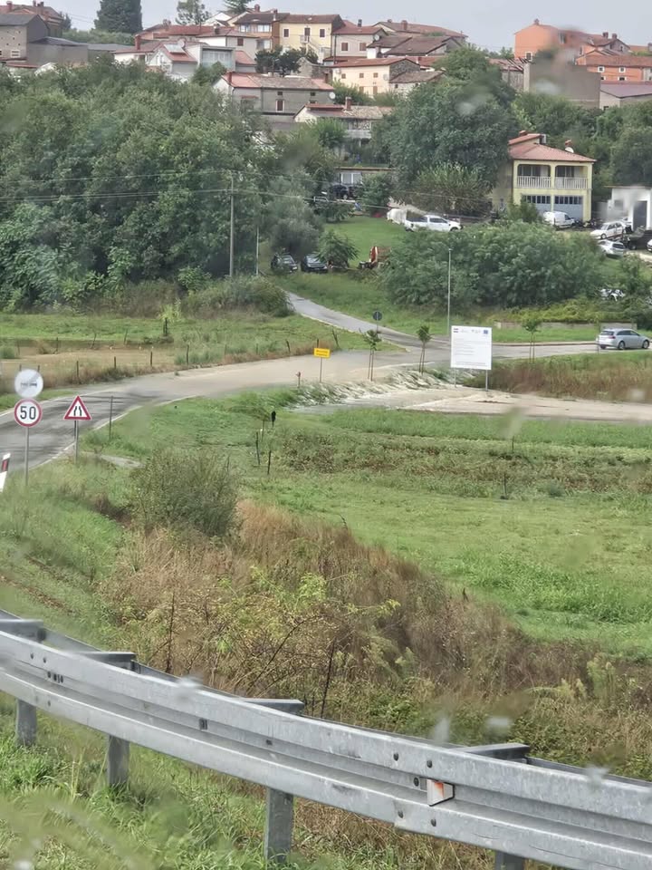 541360371_1267080975099479_8969511000238238458_n