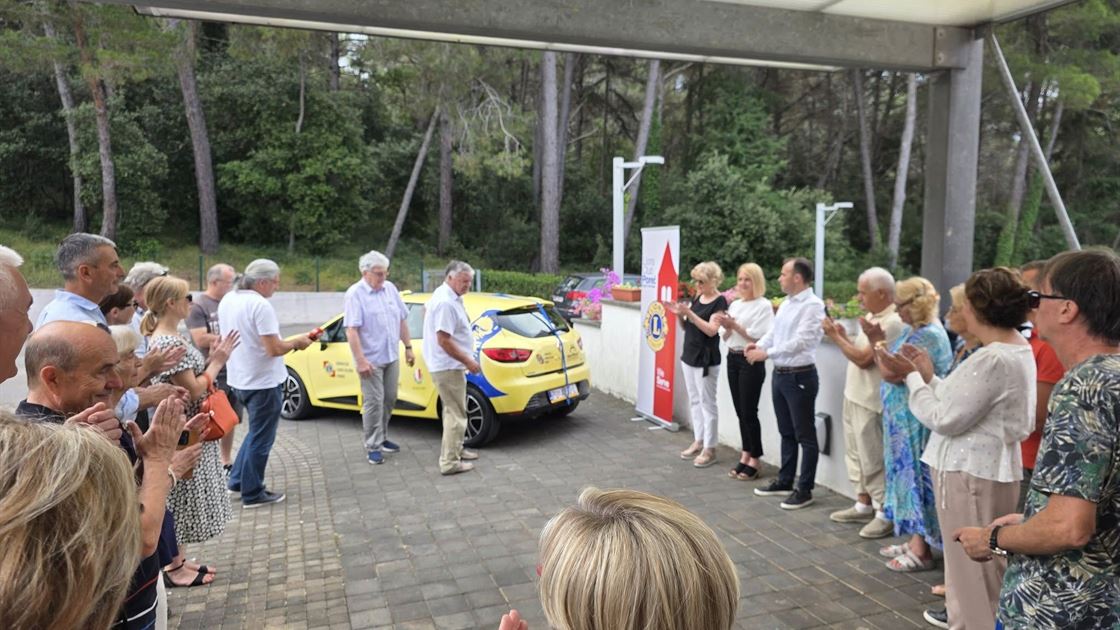 Lions klub Poreč novo vozilo1