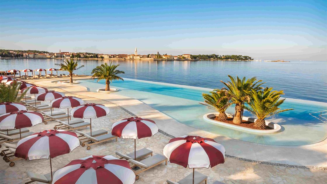 Pical Poreč, more, suncobrani, ljeto1