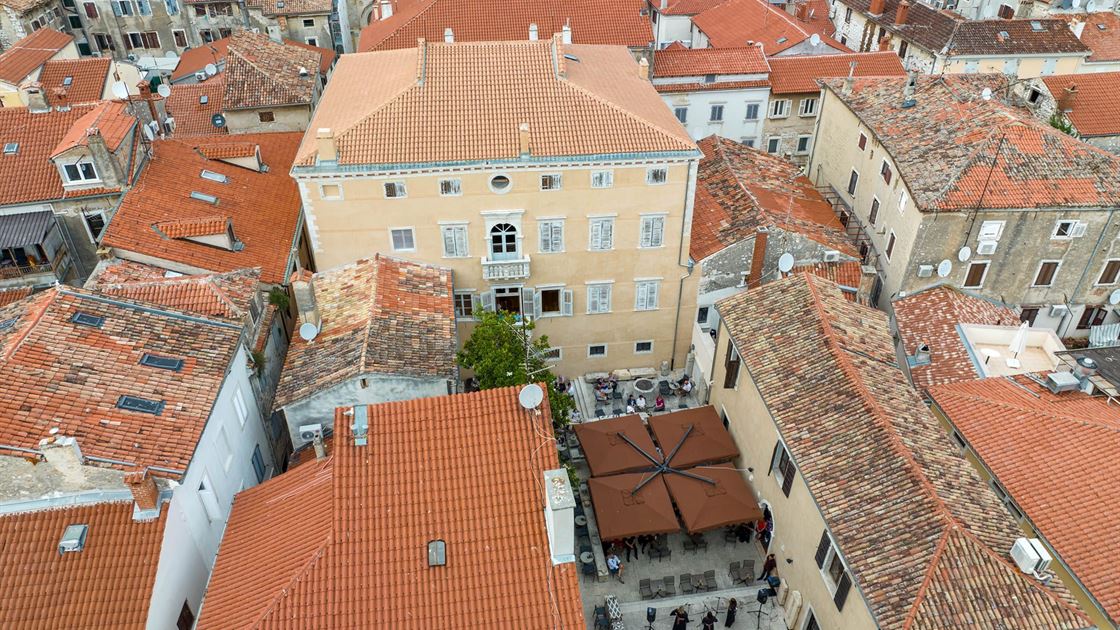 Poreč panorama, krovovi, zavičajni muzej, stari grad