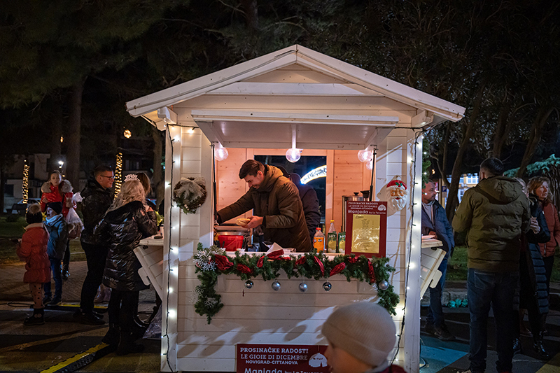 Advent u Novigradu -&scaron;tand