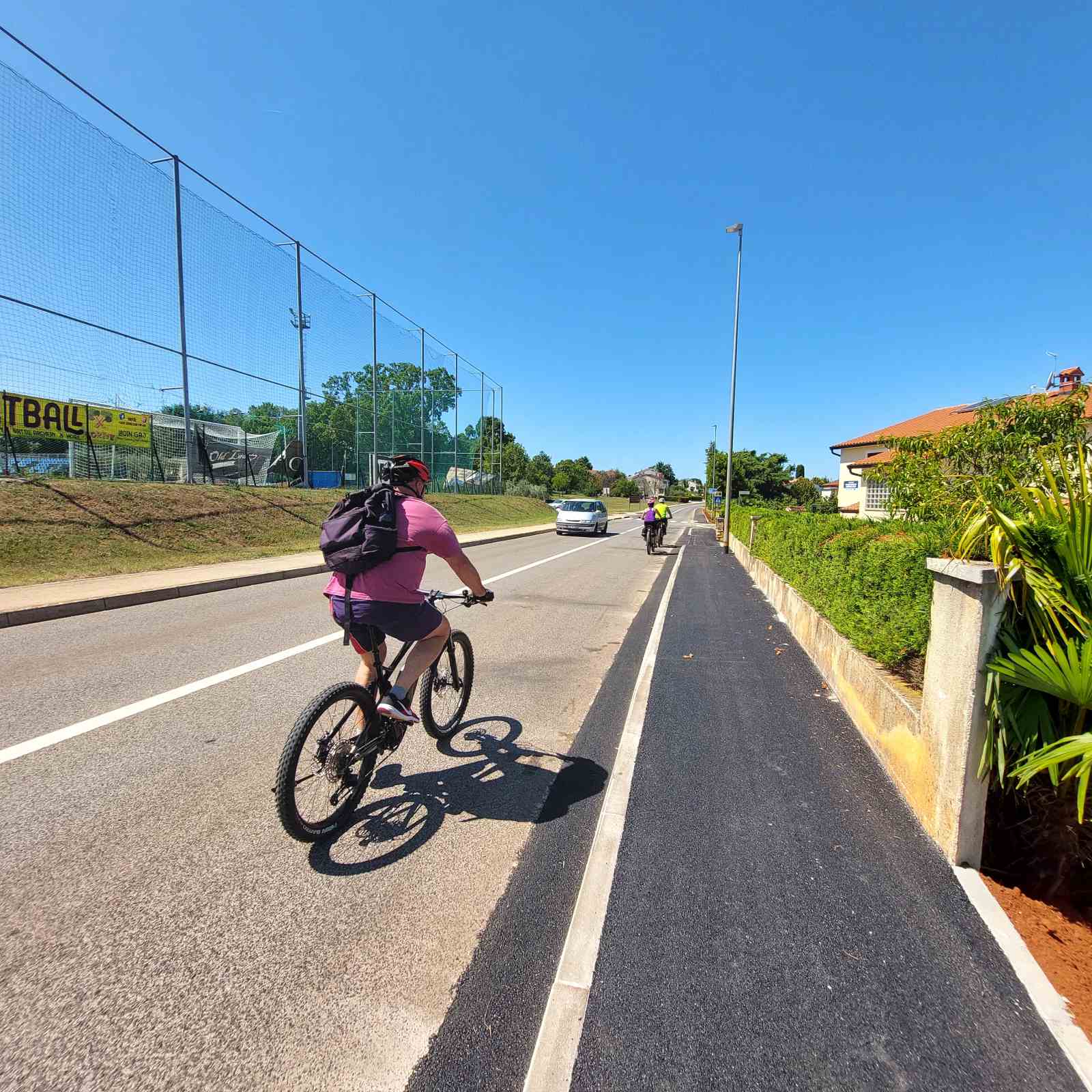 Dajla, nogostup, cesta, biciklisti, nogometni teren