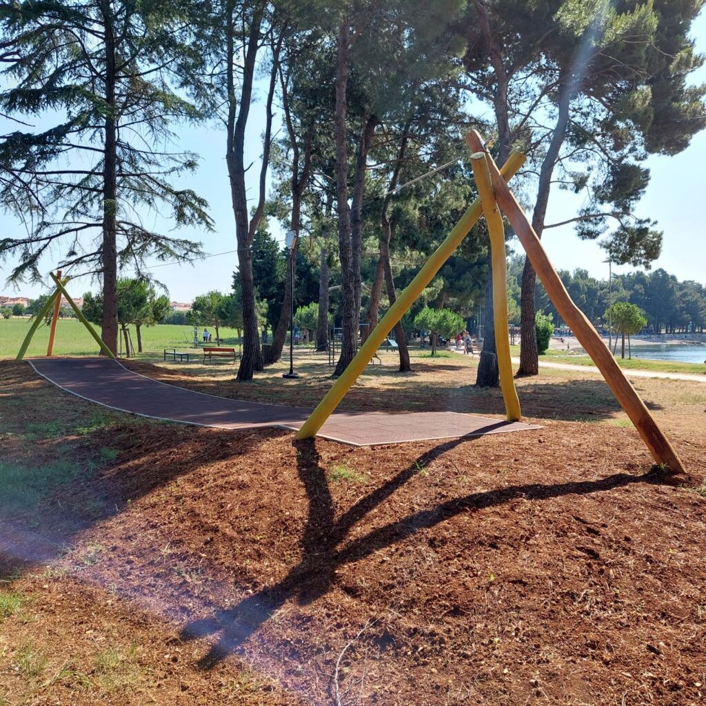 Novigrad, zip-line u Karpinjanu