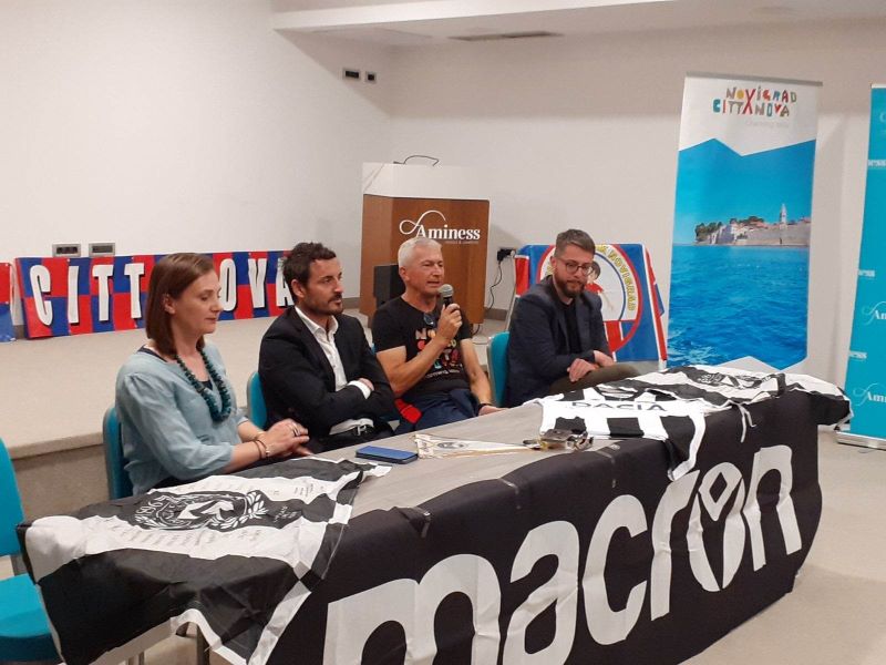 Sporazum NK Novigrad-Udinese, Vrcelj za mikrofonom 352528420_6361276570599159_3961457566991318499_n