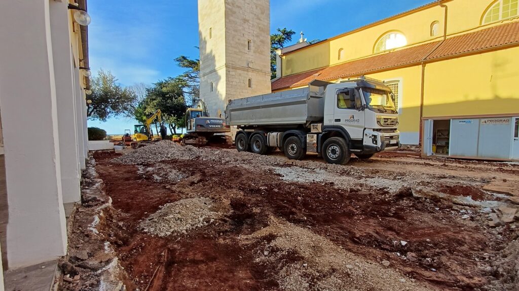 Novigrad -rekonstrukcija trga i okolice 1