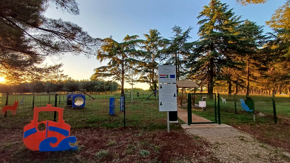 Novigrad Karpinjan park za pse