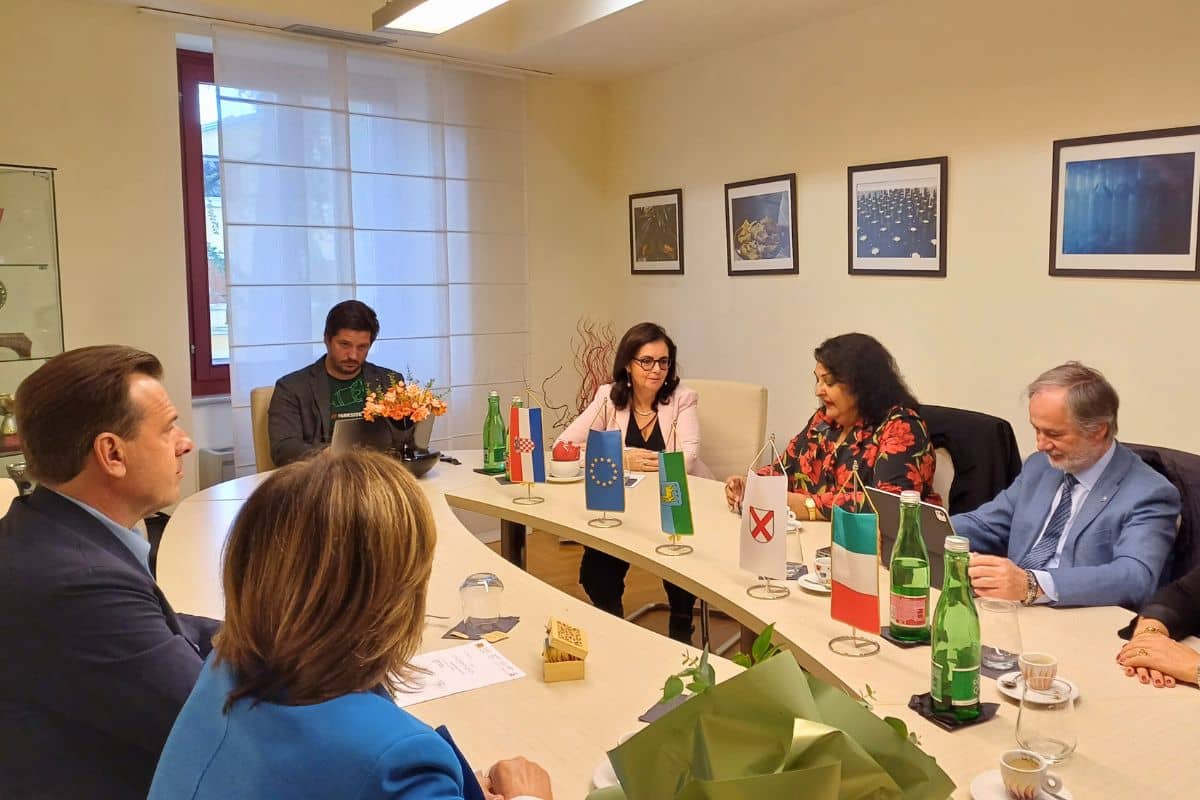 Novigrad posjet-veleposlanica-2