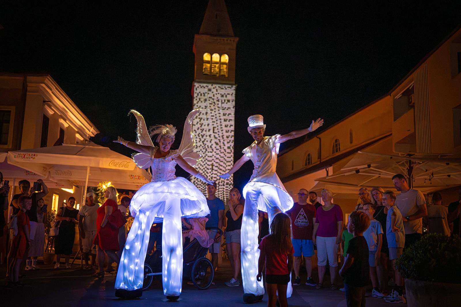 Lunasa 1 Novigrad, hodači na štulama