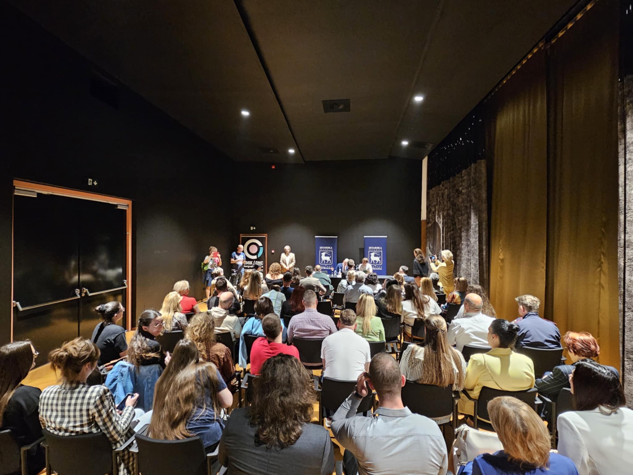 ae41732d-e178-402e-94e0-928a7f2ce28b