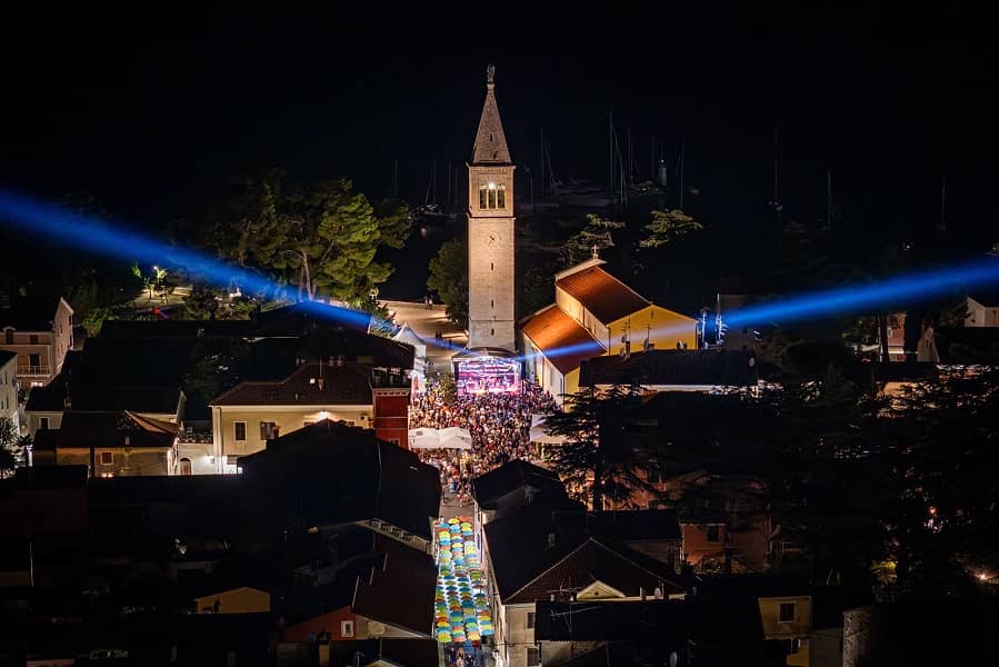 Novigrad veliki-trg-glazba, koncert