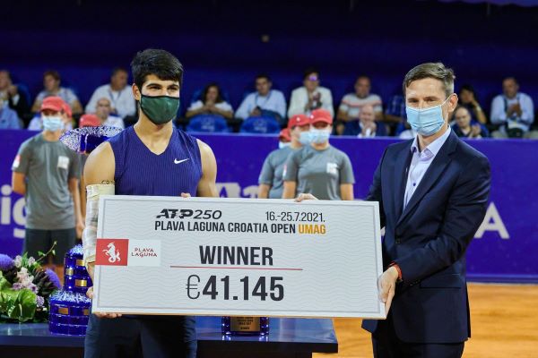 18-godi&scaron;nji &Scaron;panjolac lakoćom je pobijedio Francuza Richarda Gasqueta u finalu igranom na ATP stadionu Goran Ivani&scaron;ević i tako postao najmlađi osvajač uma&scaron;kog turnira u povijesti