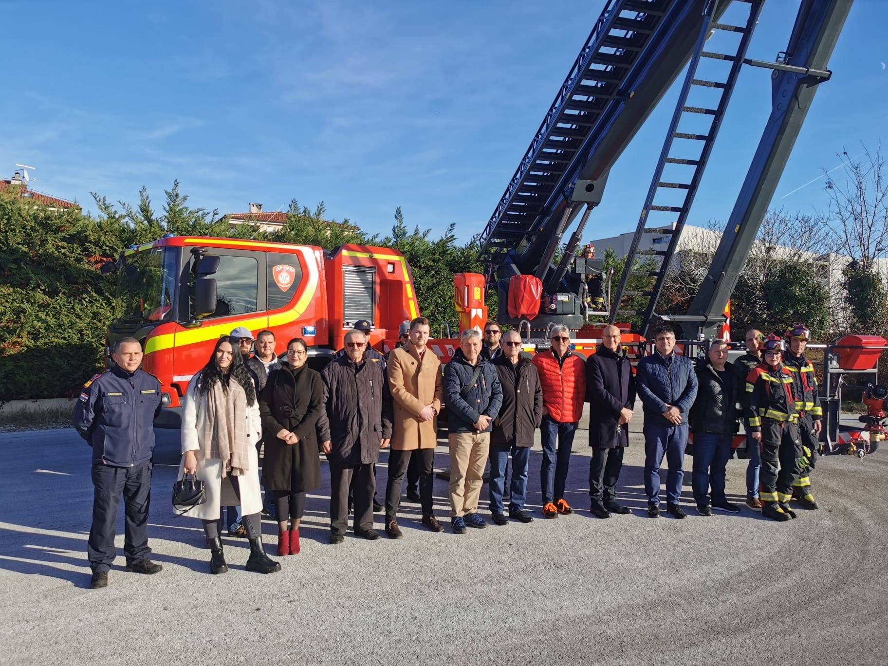 05 vatrogasno vozilo JVP Umag