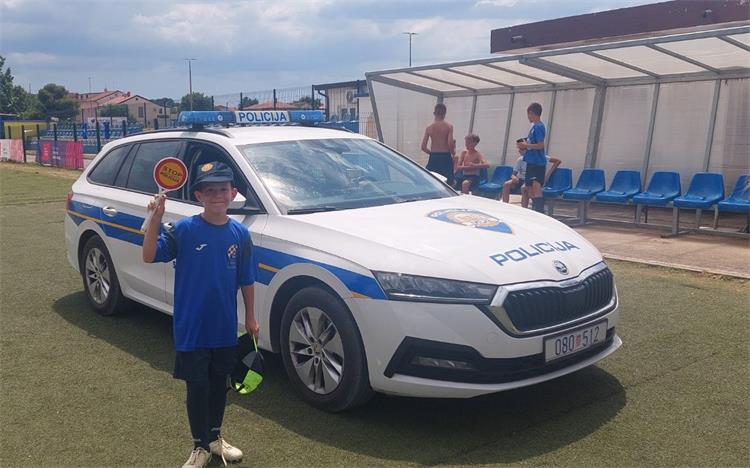 Dinamov kamp - policija - NK Umag dječak