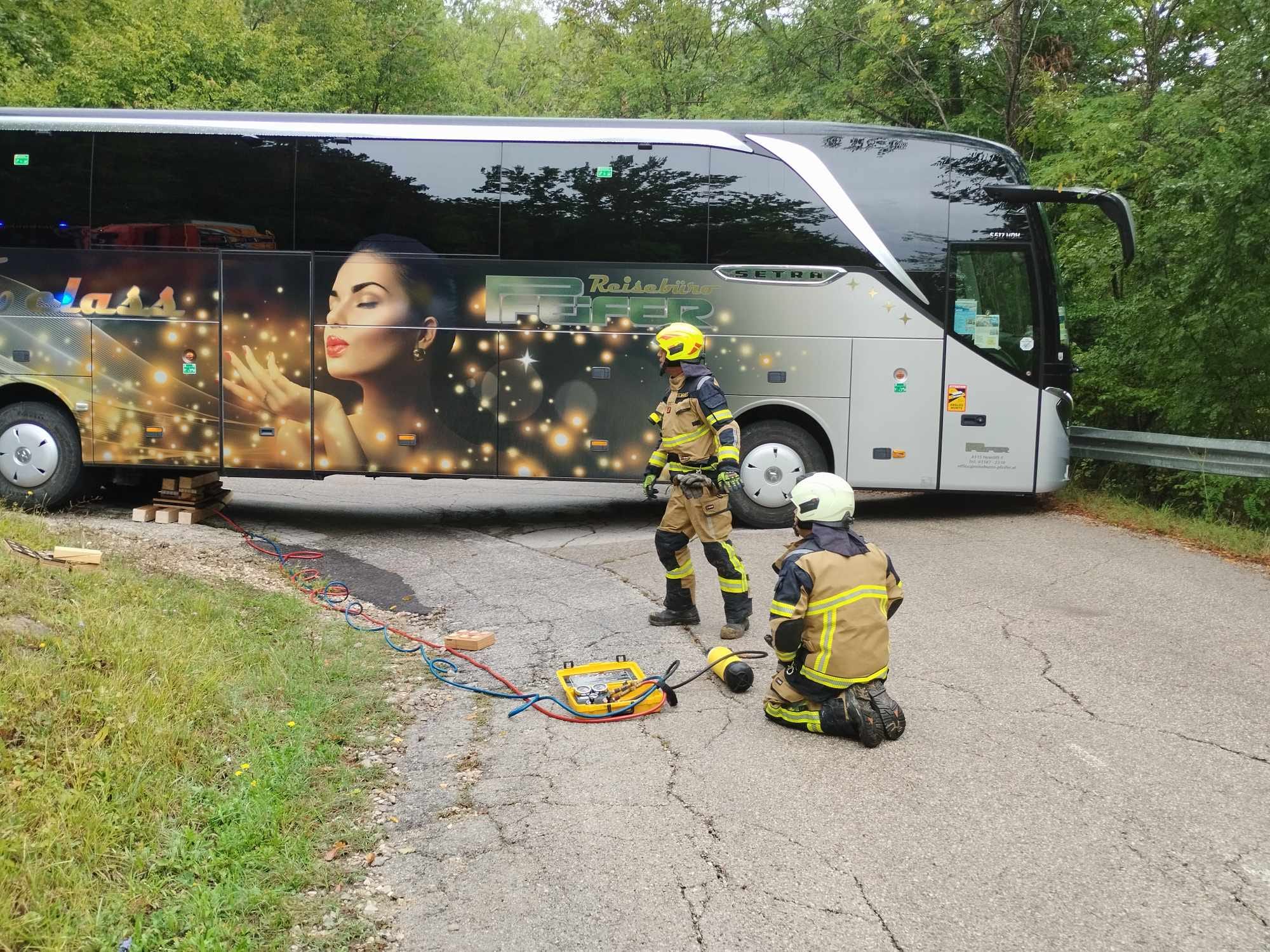 Vatrogasci Umag, zaglavljen autobus1 12-09-2024