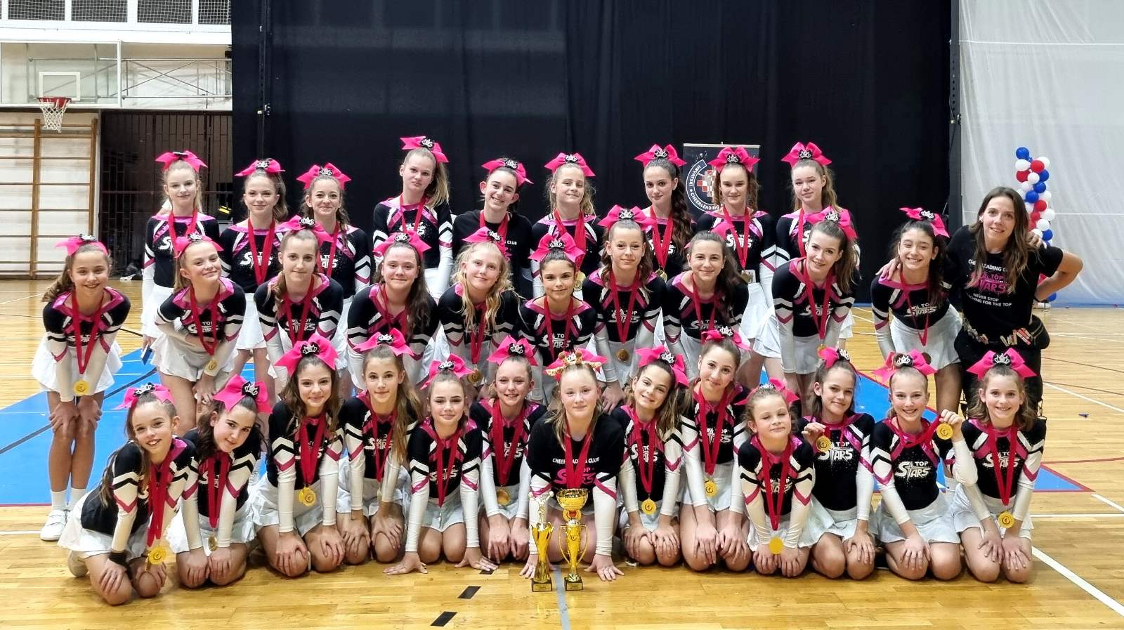 IMG-0a5313f5fcd0dee88ab2609ae923b53f-V, Top Stars u Velikoj Gorici