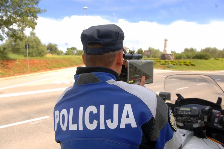 brzina policija